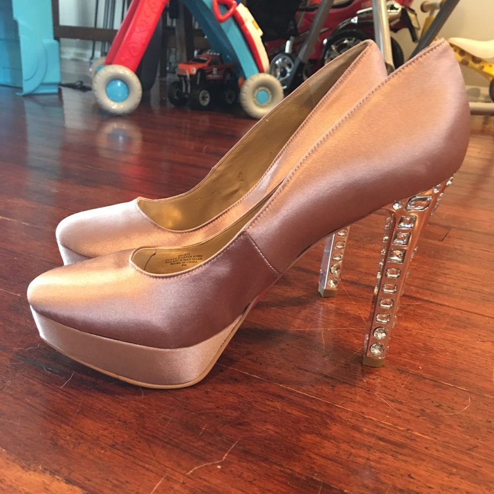 Paris Hilton High heels 👠